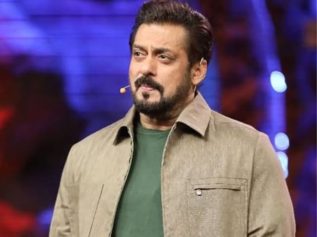 Bigg Boss 19 के प्रीमियर पर ऐसा क्या बोल गए सलमान खान? सुनकर सभी रह गए दंग Bigg Boss 19 के प्रीमियर पर ऐसा क्या बोल गए सलमान खान? सुनकर सभी रह गए दंग