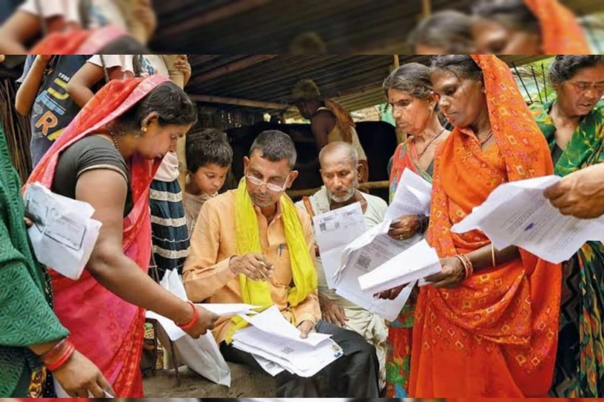 EC ने राजनीतिक दलों को दी वोटर लिस्ट की ड्राफ्ट कॉपी, वेबसाइट पर होगा अपलोड