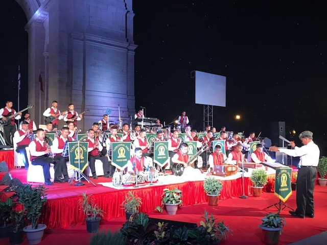 15 अगस्त की शाम होगी ऑपरेशन सिंदूर के नाम, सेना के बैंड से गूंजेगा हिन्दुस्तान 15 अगस्त की शाम होगी ऑपरेशन सिंदूर के नाम, सेना के बैंड से गूंजेगा हिन्दुस्तान