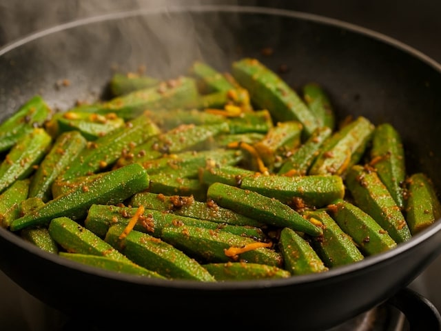 When the twist of pickle found in okra, it will also make boring food special When the twist of pickle found in okra, it will also make boring food special