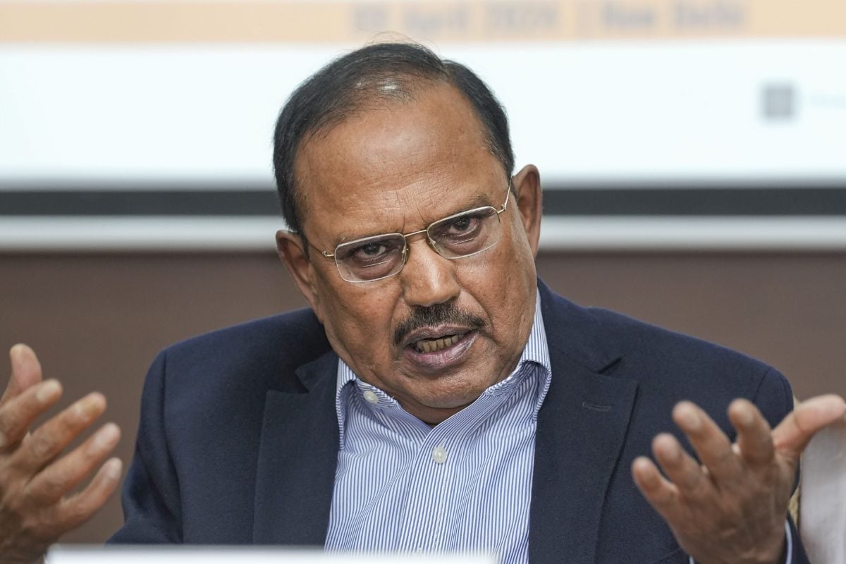 NSA अजीत डोभाल क्यों नहीं रखते मोबाइल फोन कैसे करते हैं कम्यूनिकेट खुद किया सबसे बड़ा खुलासा