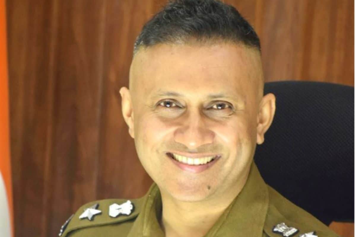 कौन हैं पूर्व IPS आनंद मिश्रा, जिन्होंने PK का साथ छोड़ थामा बीजेपी का दामन ?