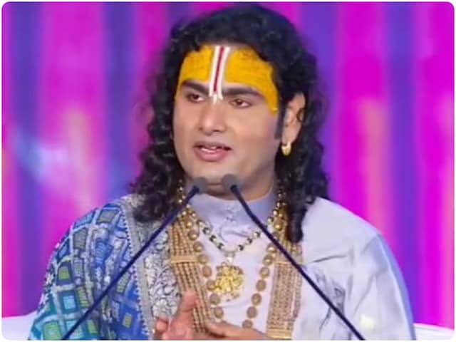 मुंह मारना गलत शब्द नहीं, विवादों में घिरे अनिरुद्धाचार्य बोले, क्योंकि संत... मुंह मारना गलत शब्द नहीं, विवादों में घिरे अनिरुद्धाचार्य बोले, क्योंकि संत...