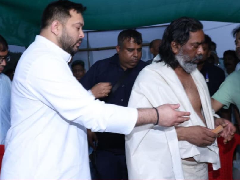 rahul gandhi new game plan in bihar , tejashwi yadav rahul gandhi hemant soren meeting news , bihar chunav 2025 , will tejashwi yadav quit rahul gandhi friendship , shibu soren last rites news , Rahul Gandhi bihar chunav 2025 , राहुल गांधी , तेजस्वी यादव , शिबू सोरेन , हेमंत सोरेन rahul gandhi new game plan in bihar , tejashwi yadav rahul gandhi hemant soren meeting news , bihar chunav 2025 , will tejashwi yadav quit rahul gandhi friendship , shibu soren last rites news , Rahul Gandhi bihar chunav 2025 , राहुल गांधी , तेजस्वी यादव , शिबू सोरेन , हेमंत सोरेन