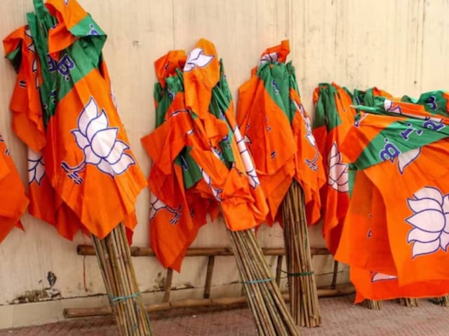 क्या UP में BJP की पूरी टीम बदलेगी? इंटरनल सर्वे ने मचाई दहशत