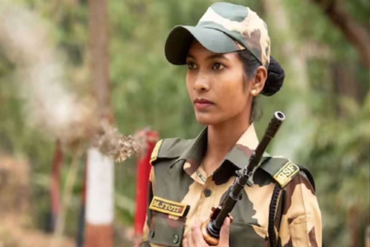 BSF में 4 हजार से ज्यादा पदों पर भर्ती 12वीं पास को भी मिल जाएगी नौकरी