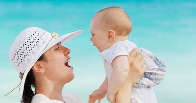 बच्चों की जरूरतों पर समय-समय पर ध्यान देना बहुत जरूरी है. रोने, बेचैनी या शरीर में ठंड लगने के संकेतों को नजरअंदाज न करें. सर्दियों में बच्चों को हल्का लेकिन गर्म भोजन देना भी फायदेमंद होता है, ताकि शरीर को अंदर से ऊर्जा मिलती रहे. भले ही आज के आधुनिक दौर में कई तरह के उत्पाद बाजार में उपलब्ध हो. लेकिन कुंती नानी का मानना है कि देसी नुस्खे आज भी सबसे सुरक्षित और असरदार है. सही देखभाल, साफ-सफाई और घरेलू उपाय अपनाकर सर्दियों में बच्चों को स्वस्थ रखा जा सकता है.