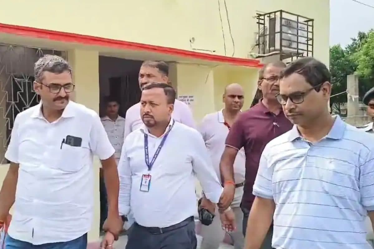 10 लाख की सब्सिडी के बदले 1 लाख कमीशन मांग रहा था DFO,निगरानी ने किया गिरफ्तार