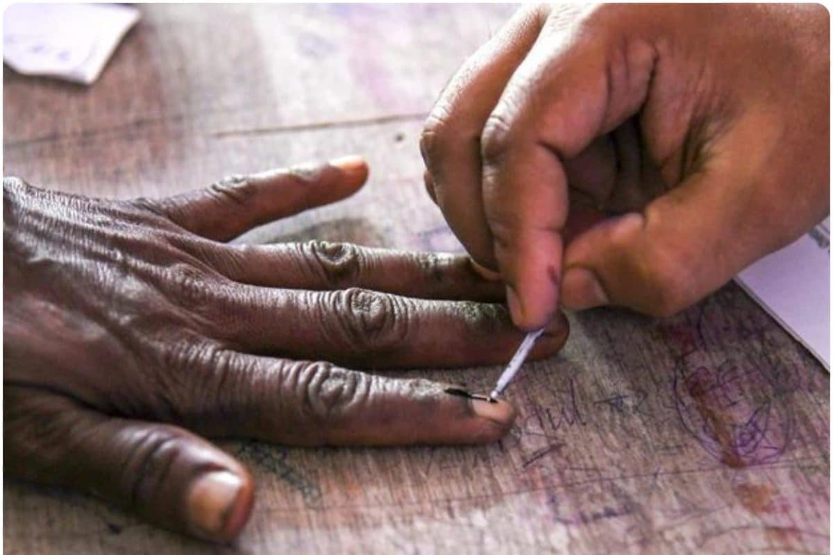 आधी मुस्लिम आबादी, 2000 से भाजपा का कब्जा, क्या 2025 में बदलेगा समीकरण?
