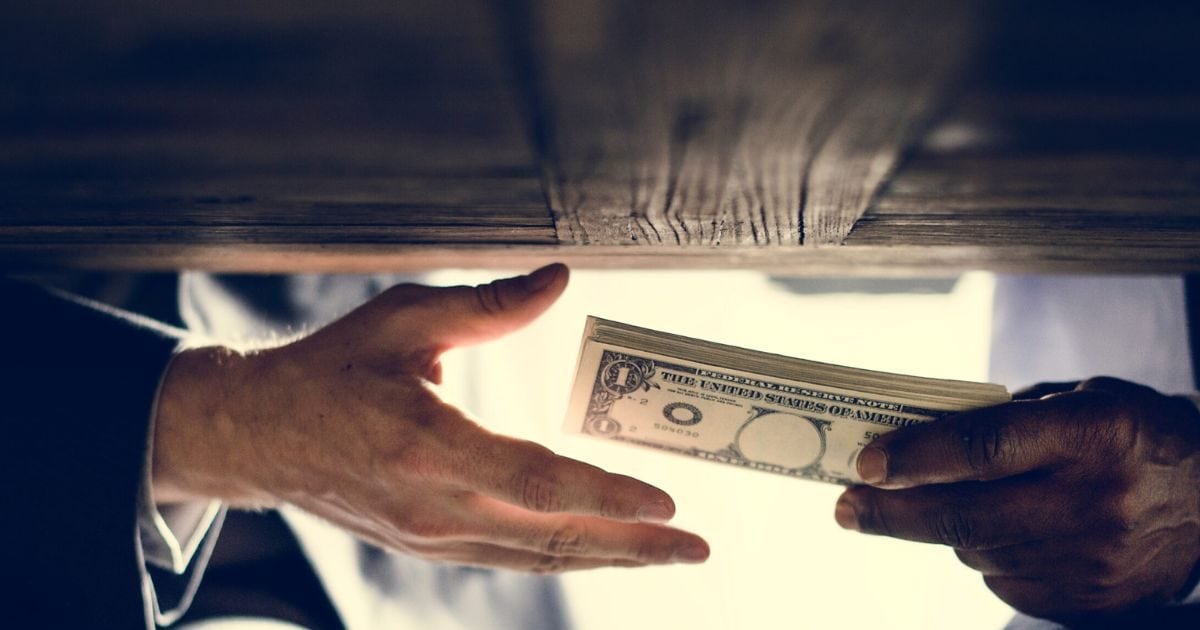 घूसखोर सरकारी बाबू को मिली किए की सजा, हजार रुपए के चक्‍कर में जाना पड़ा जेल, कहां हुआ खेल