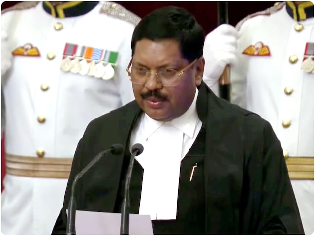 'न्याय सत्ता के गलियारे तक सीमित न रहे, वह लोगों के दरवाजे तक पहुंचे' 'न्याय सत्ता के गलियारे तक सीमित न रहे, वह लोगों के दरवाजे तक पहुंचे'