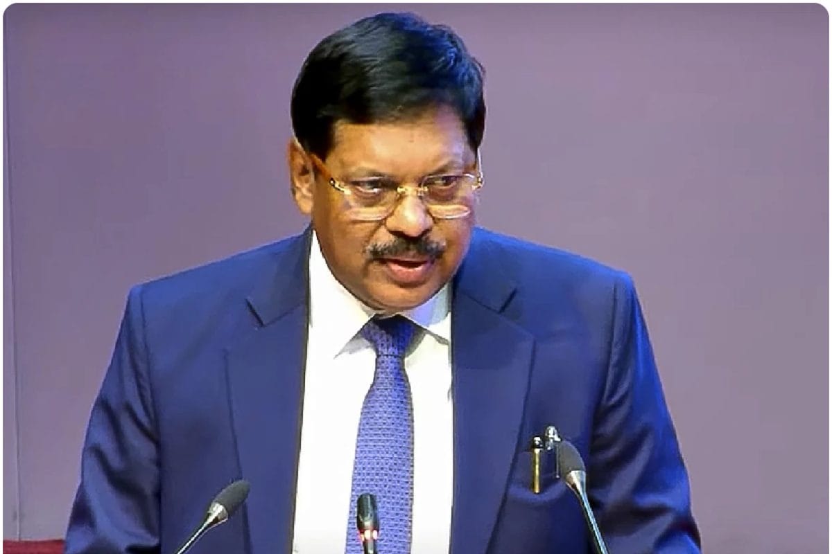 लगता है वो लोग फडणवीस और शिंदे के बारे में नहीं जानते CJI ने क्यों कहा ऐसा