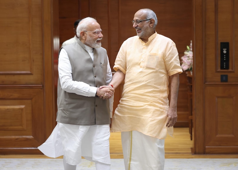 CP Radhakrishnan News, CP Radhakrishnan latest News, CP Radhakrishnan Today news, CP Radhakrishnan Meet PM Modi, CP Radhakrishnan PM Modi, Vice President Candidate CP Radhakrishnan, PM Modi CP Radhakrishnan, सीपी राधाकृष्णन समाचार, सीपी राधाकृष्णन लेटेस्ट न्यूज, सीपी राधाकृष्णन आज समाचार, सीपी राधाकृष्णन ने पीएम मोदी से मुलाकात की, सीपी राधाकृष्णन पीएम मोदी, उपराष्ट्रपति पद के उम्मीदवार सीपी राधाकृष्णन, पीएम मोदी सीपी राधाकृष्णन