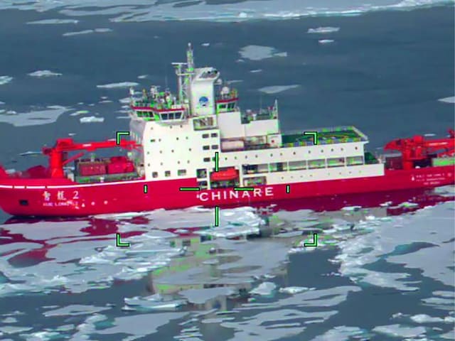 5 Chinese ship seen in the same Alaska where Trump-Putin is going to meet 5 Chinese ship seen in the same Alaska where Trump-Putin is going to meet