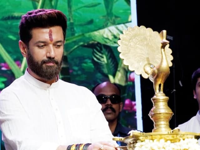 चिराग की 40 की डिमांड नहीं होगी पूरी, 25 के पास ही क्यों जाएंगे सिमट? समझें चिराग की 40 की डिमांड नहीं होगी पूरी, 25 के पास ही क्यों जाएंगे सिमट? समझें