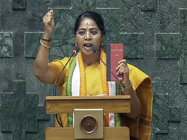 'गले में चोट, चूड़ीदार तक फट गई...' चेन स्नैचिंग की शिकार सांसद की आपबीती 'गले में चोट, चूड़ीदार तक फट गई...' चेन स्नैचिंग की शिकार सांसद की आपबीती