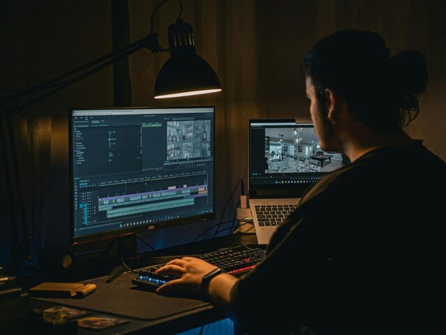 मौत का तमाशा देखने के लिए लोग चुका रहे रकम! ऑलनाइन बिक रही सिर काटने की वीडियो