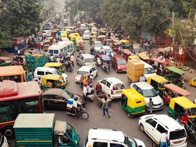 'कोई पेनल्टी, कोई जब्ती नहीं…' दिल्ली-NCR में पुरानी कारों पर SC का बड़ा फैसला