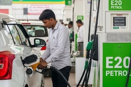 आज टंकी फुल कराने का दिन है, पेट्रोल-डीजल दोनों हो गए सस्‍ते