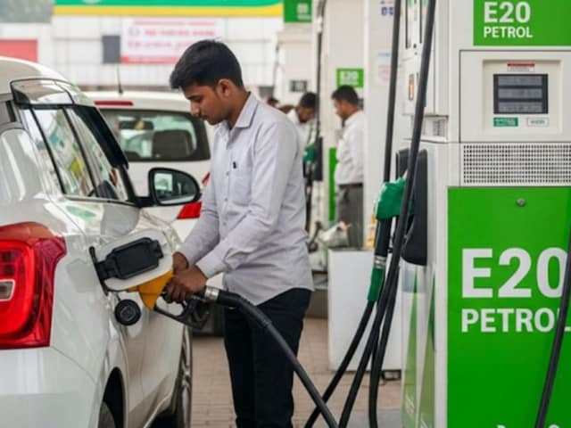 यूपी में 25 पैसे तो राजस्थान में 1 रुपये सस्ता हुआ पेट्रोल, देखें ताजा रेट यूपी में 25 पैसे तो राजस्थान में 1 रुपये सस्ता हुआ पेट्रोल, देखें ताजा रेट