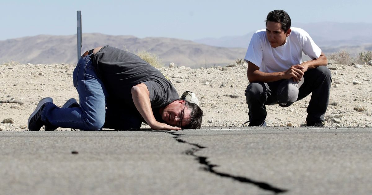 भारत में सुबह-सुबह कांप उठी धरती, पश्चिम बंगाल में जोरदार भूकंप से सहमे लोग