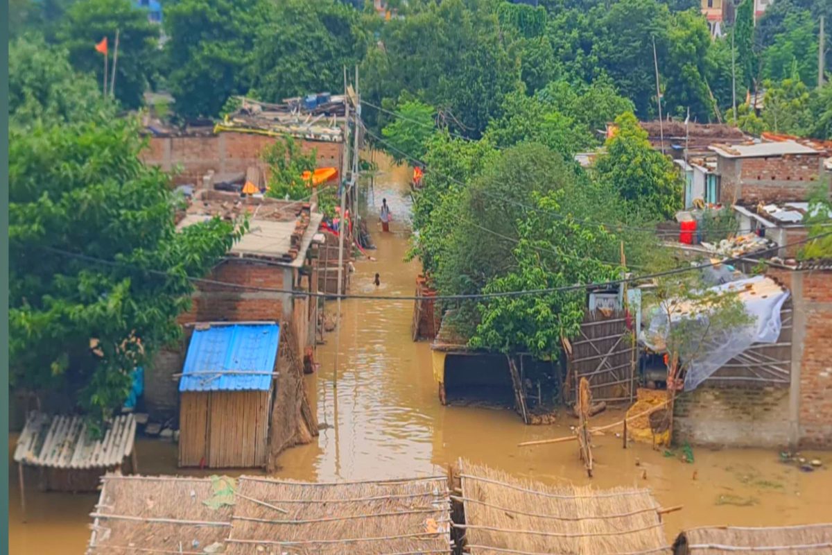 दानापुर में डेंजर लेवल के पार गंगा, ग्रामीण बोले- सरकारी व्यवस्था न के बराबर