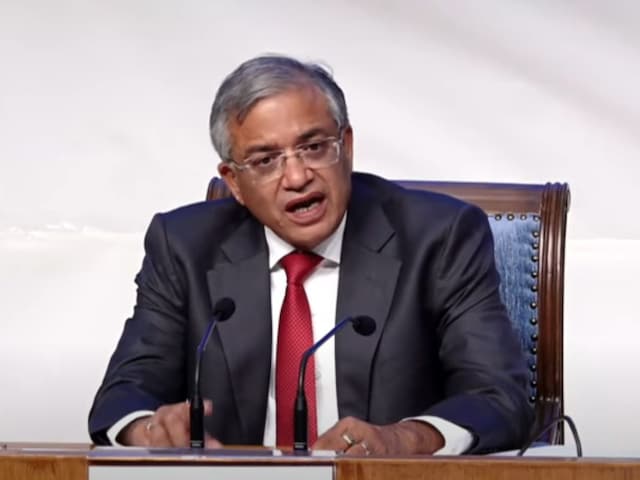 हमारे ल‍िए न तो कोई पक्ष, न तो कोई विपक्ष, सब समकक्ष... वोट चोरी पर चुनाव आयोग