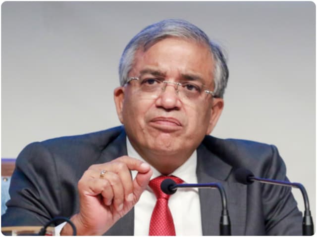 किसी के कहने से सूरज पश्चिम में नहीं उगता, विपक्ष पर क्यों बरसा चुनाव आयोग किसी के कहने से सूरज पश्चिम में नहीं उगता, विपक्ष पर क्यों बरसा चुनाव आयोग