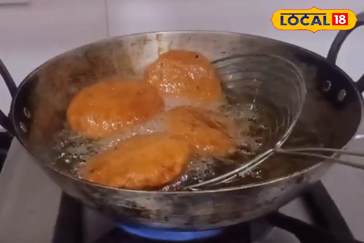 पूड़ियां तलने के लिए भूलकर भी न करें इस तेल का इस्तेमाल, हाई फ्लेम पर बनता...