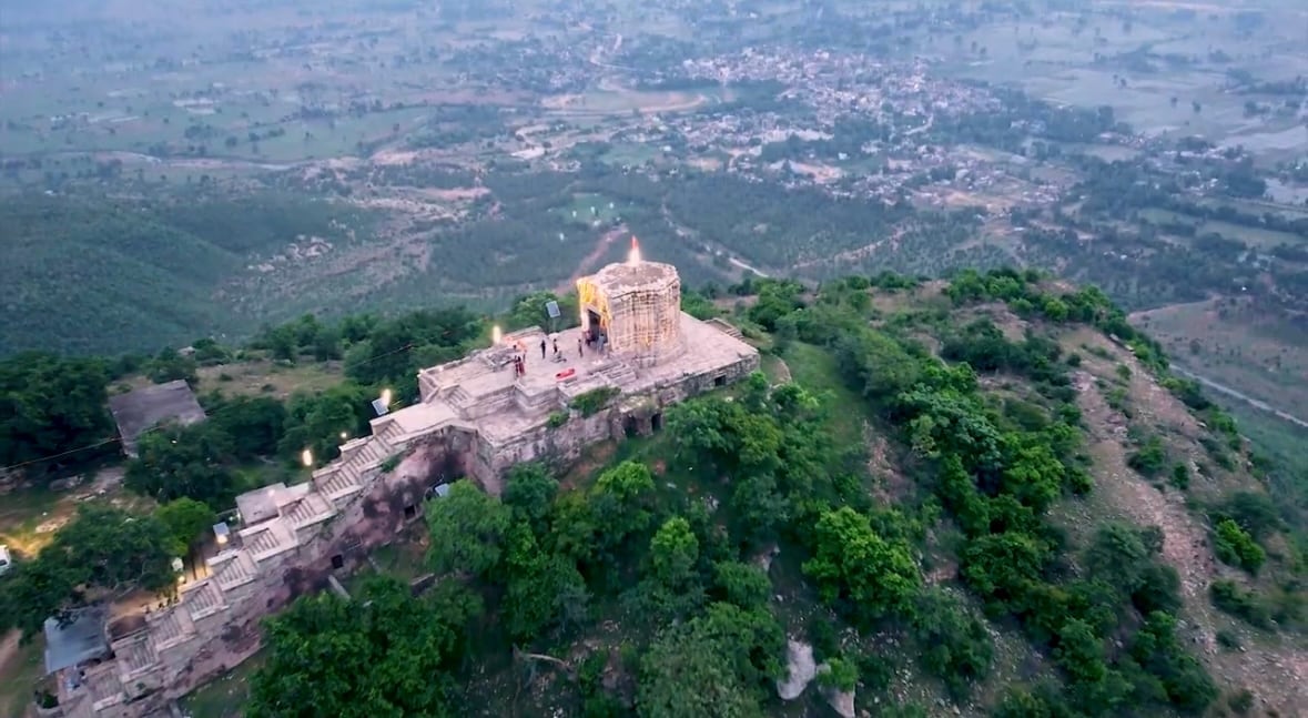बिहार का रहस्यमयी मंदिर, जहां बादल करते हैं महादेव के चरणों को स्पर्श