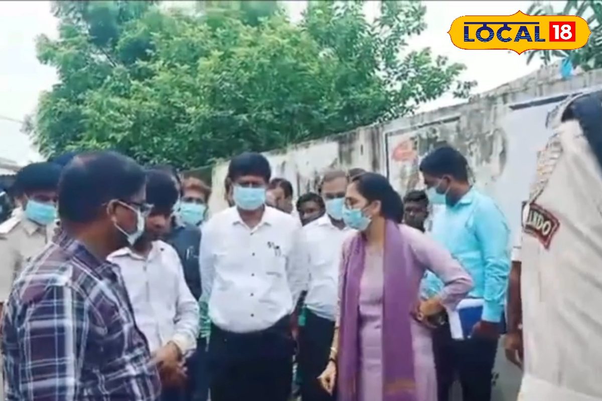 'आप नहीं काम करोगे तो कौन करेगा?' जहानाबाद DM ने बीच सड़क पर लगाई क्लास