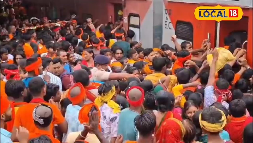 अंतिम सोमवारी पर 'हर हर महादेव' के जयकारों से गूंजा समस्तीपुर जंक्शन