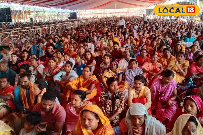 Who is Pandit Pradeep Mishra, Pandit Pradeep Mishra biography in hindi, Sehore wale baba, local18, sehore letest news, khargone letest news, Madhya Pradesh hindi news Who is Pandit Pradeep Mishra, Pandit Pradeep Mishra biography in hindi, Sehore wale baba, local18, sehore letest news, khargone letest news, Madhya Pradesh hindi news