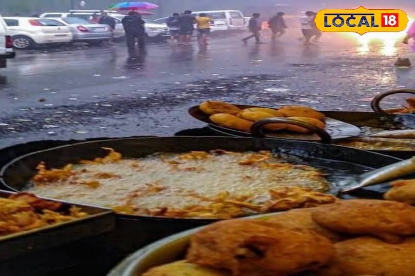 There is definitely a reason for pakoras, bhajia and every hot fried thing to have such a deep connection with the rain. There is something in moist air, gray sky and intermittent rains that arouses us a desire for warmth in food. And in Hyderabad, this warmth is found in all types of food and drink shops, but real magic is on street food stuff.