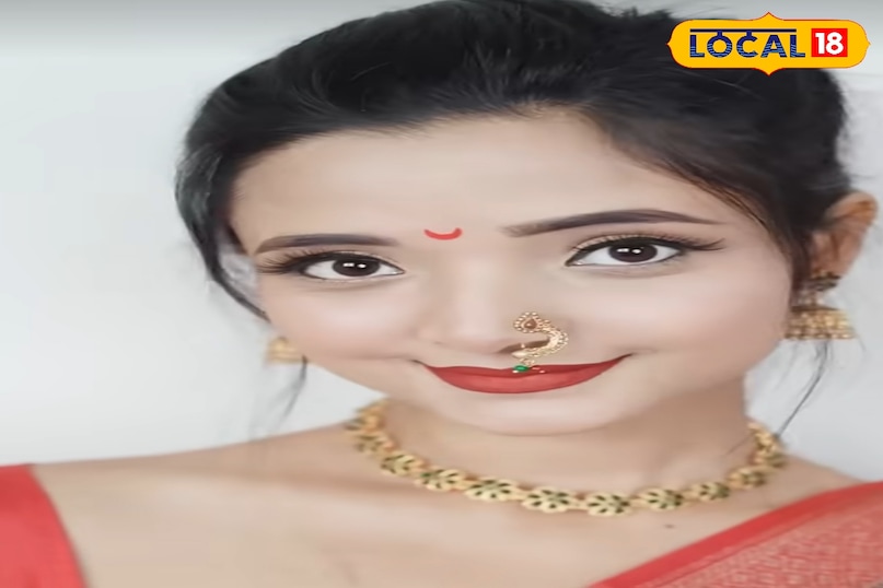 बिंदी के साथ मुस्कुराता है चेहरा 