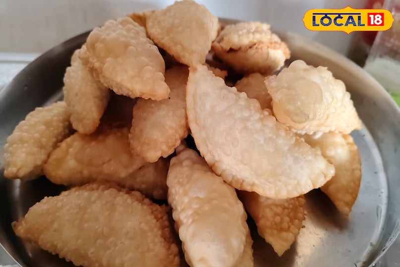 gujhiya 