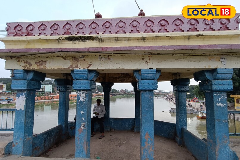 इस पुल की डिजाइन में मजबूती और सुंदरता का ऐसा संतुलन है, जो इसे आज भी इंजीनियरिंग का कमाल बनाता है। इस पुल की डिजाइन में मजबूती और सुंदरता का ऐसा संतुलन है, जो इसे आज भी इंजीनियरिंग का कमाल बनाता है।