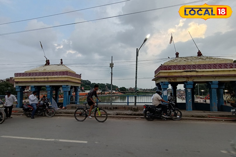 स्थानीय लोग इसे शहर की पहचान मानते हैं और यहां बैठकर समय बिताना पसंद करते हैं। गोमती नदी के किनारे इसकी मौजूदगी इसे फोटोग्राफी और घूमने के लिए भी आकर्षक बनाती है। स्थानीय लोग इसे शहर की पहचान मानते हैं और यहां बैठकर समय बिताना पसंद करते हैं। गोमती नदी के किनारे इसकी मौजूदगी इसे फोटोग्राफी और घूमने के लिए भी आकर्षक बनाती है।