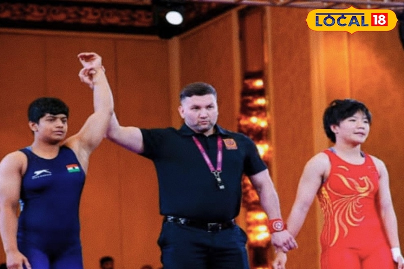 At the age of 17, she has given defeat to legendary wrestlers At the age of 17, she has given defeat to legendary wrestlers