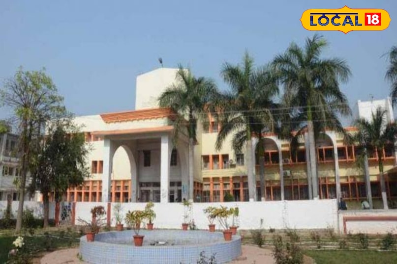 अगर आपको भी आर्ट्स व साइंस की पढ़ाई करनी है तो यह कॉलेज सही है