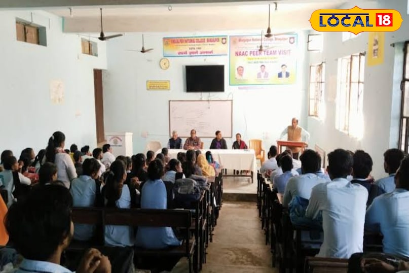 यहां आर्ट्स के सबसे अधिक बच्चे नामंकन लेते है