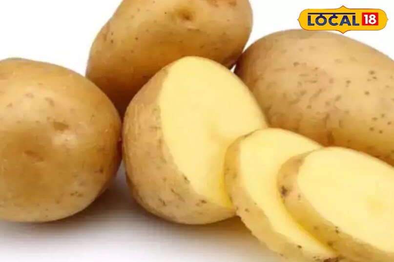 आलू हर घर में उपयोग होता आलू हर घर में उपयोग होता