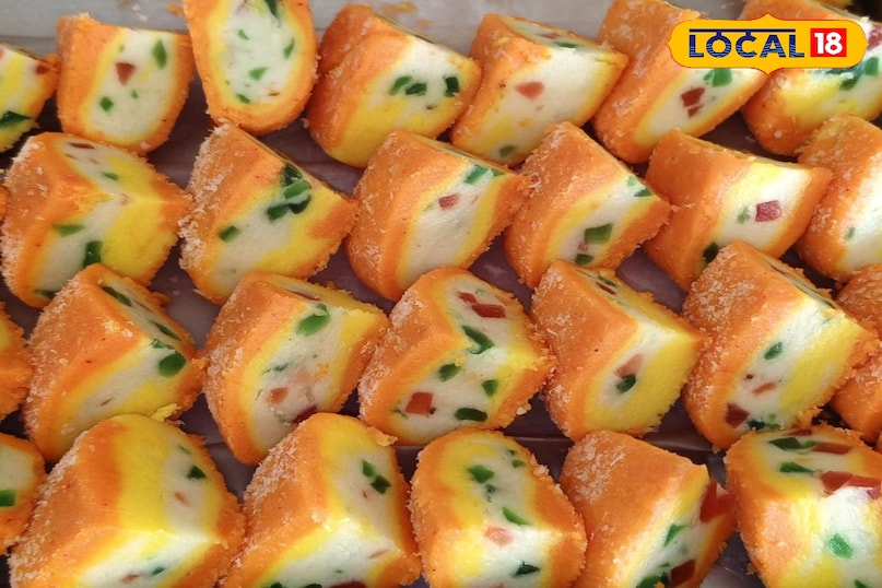 बागपत. बागपत के प्रसिद्ध भगत जी स्वीट्स ने एक नई मिठाई से बाजार में धूम मचा दी है। दूध और ड्राई फ्रूट्स से बनी ब्रेड सैंडविच मिठाई को लोग दूर-दूर से खरीदने आ रहे हैं। भगत जी स्वीट्स के मुख्य कारीगर आदेश कुमार बताते हैं कि यह मिठाई आसपास के किसानों से लिए गए दूध से तैयार की जाती है। पहले दूध से छेना बनाया जाता है। फिर इसमें काजू, बादाम, पिस्ता और किशमिश मिलाए जाते हैं। मिठाई को तैयार करने में करीब 6 घंटे का समय लगता है। दो साल पहले शुरू की गई यह मिठाई अब दिल्ली, हरियाणा, पंजाब और राजस्थान तक में लोकप्रिय हो चुकी है। दुकान से सीधी खरीदारी के अलावा लोग ऑर्डर पर भी इसे मंगवाते हैं। मिठाई की कीमत 540 रुपए प्रति किलो रखी गई है। आदेश कुमार के अनुसार, मिठाई की क्वालिटी का विशेष ध्यान रखा जाता है। शुद्धता की 100 प्रतिशत गारंटी दी जाती है। लोगों ने को एक अलग स्वाद देने के उद्देश्य से बनाई गई यह मिठाई निरंतर बढ़ती मांग के साथ बागपत की नई पहचान बन गई है। मिठाई खरीदने पहुंचे ग्राहक राहुल कुमार ने बताया कि उन्होंने करीब डेढ़ वर्ष पूर्व इस मिठाई का स्वाद चखा था। उन्हें अन्य मिठाई के मुकाबले काफी स्वादिष्ट लगा। अब वो तभी से इस मिठाई का स्वाद ले रहे हैं। मिठाई काफी अच्छी और स्वादिष्ट है अन्य मिठाइयों को यह सीधा-सीधा टक्कर दे रही है। बागपत. बागपत के प्रसिद्ध भगत जी स्वीट्स ने एक नई मिठाई से बाजार में धूम मचा दी है। दूध और ड्राई फ्रूट्स से बनी ब्रेड सैंडविच मिठाई को लोग दूर-दूर से खरीदने आ रहे हैं। भगत जी स्वीट्स के मुख्य कारीगर आदेश कुमार बताते हैं कि यह मिठाई आसपास के किसानों से लिए गए दूध से तैयार की जाती है। पहले दूध से छेना बनाया जाता है। फिर इसमें काजू, बादाम, पिस्ता और किशमिश मिलाए जाते हैं। मिठाई को तैयार करने में करीब 6 घंटे का समय लगता है। दो साल पहले शुरू की गई यह मिठाई अब दिल्ली, हरियाणा, पंजाब और राजस्थान तक में लोकप्रिय हो चुकी है। दुकान से सीधी खरीदारी के अलावा लोग ऑर्डर पर भी इसे मंगवाते हैं। मिठाई की कीमत 540 रुपए प्रति किलो रखी गई है। आदेश कुमार के अनुसार, मिठाई की क्वालिटी का विशेष ध्यान रखा जाता है। शुद्धता की 100 प्रतिशत गारंटी दी जाती है। लोगों ने को एक अलग स्वाद देने के उद्देश्य से बनाई गई यह मिठाई निरंतर बढ़ती मांग के साथ बागपत की नई पहचान बन गई है। मिठाई खरीदने पहुंचे ग्राहक राहुल कुमार ने बताया कि उन्होंने करीब डेढ़ वर्ष पूर्व इस मिठाई का स्वाद चखा था। उन्हें अन्य मिठाई के मुकाबले काफी स्वादिष्ट लगा। अब वो तभी से इस मिठाई का स्वाद ले रहे हैं। मिठाई काफी अच्छी और स्वादिष्ट है अन्य मिठाइयों को यह सीधा-सीधा टक्कर दे रही है।