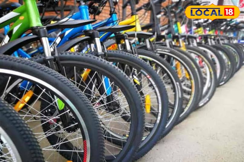 Rent Cycle from Hyderabad Cycling Club, the morning walk of Necklace Road is a wonderful experience. By renting a bicycle from places like Hyderabad Cycling Club, you can enjoy cycling on the picturesque road along the lake. Rent Cycle from Hyderabad Cycling Club, the morning walk of Necklace Road is a wonderful experience. By renting a bicycle from places like Hyderabad Cycling Club, you can enjoy cycling on the picturesque road along the lake.