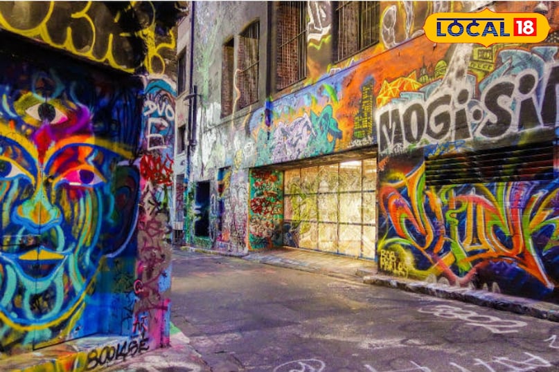 Do street art in Maktha Maktha Art District, colorful streets and vibrant pictures in this artistic field of Hyderabad will make you crazy. This place is an ideal place for photography enthusiasts. Do street art in Maktha Maktha Art District, colorful streets and vibrant pictures in this artistic field of Hyderabad will make you crazy. This place is an ideal place for photography enthusiasts.