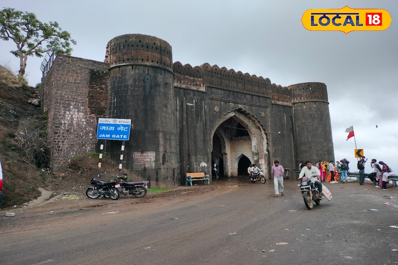 Jam Gate Mini Kashmir, Hill stations in Madhya Pradesh, Jam Darwaza history, Jam Gate waterfalls, Jam Gate picnic spot, local18, khargone letest news, Madhya Pradesh hindi news 