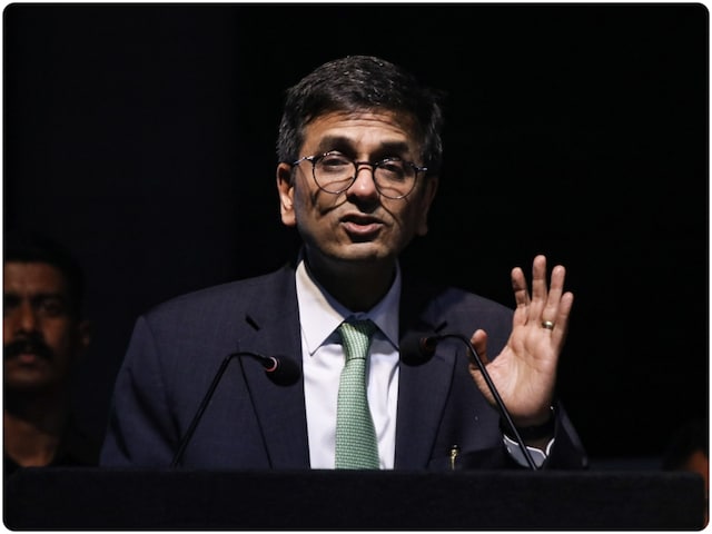 Ex CJI डी वाई चंद्रचूड़ को मिला नया ठिकाना, खाली किया सरकारी बंगला Ex CJI डी वाई चंद्रचूड़ को मिला नया ठिकाना, खाली किया सरकारी बंगला