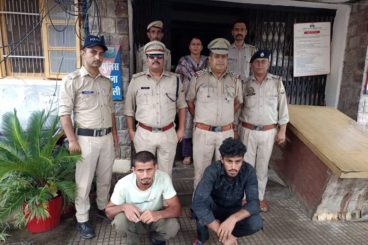 फिल्मी अंदाज में युवती के अपहरण के 2 आरोपियों को युवाओं ने पकड़ा