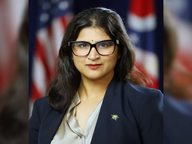 What kind of hate with the woman who applied a dot? Maithura Sreedharan became judge, trolls started What kind of hate with the woman who applied a dot? Maithura Sreedharan became judge, trolls started