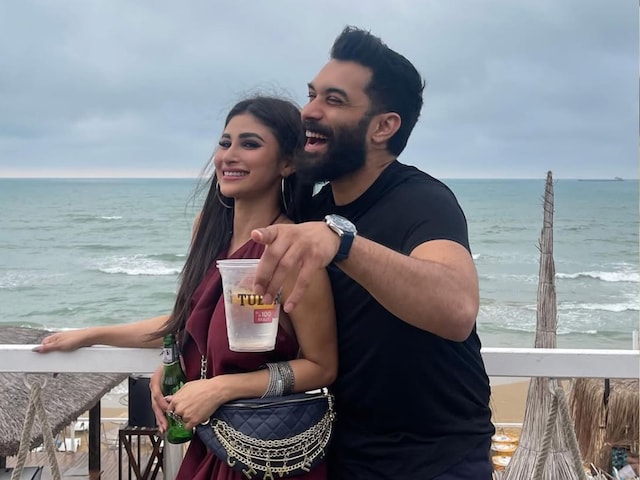 मौनी रॉय ने पति सूरज नांबियार के बर्थडे पर शेयर किया खास पोस्ट, लिखा नोट